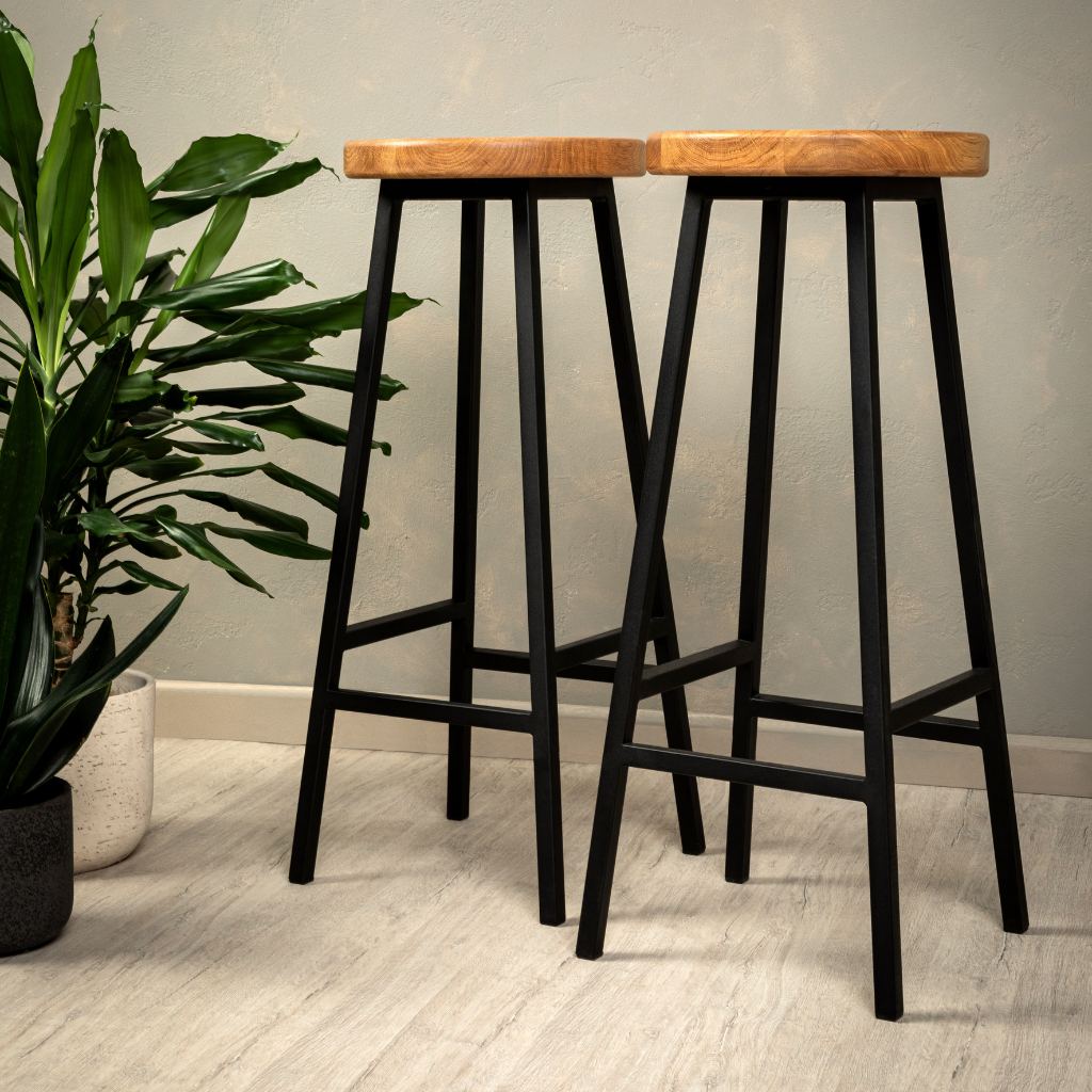 Bravion oak bar stools